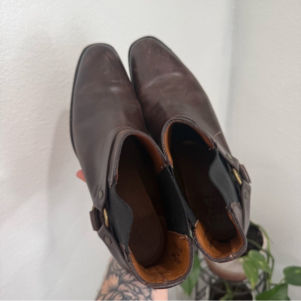 Frye Women's Dara Harness Chelsea Boots Deep Brown Leather 
Women’s Size 9.5 - Picture 7 of 9